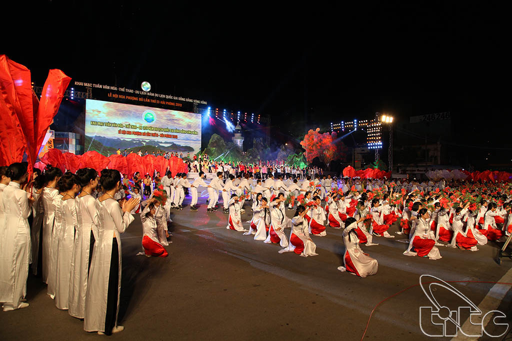 Hình ảnh lễ khai mạc Tuần Văn hóa, Thể Thao và Du lịch  Đồng bằng sông Hồng – Hải Phòng 2013