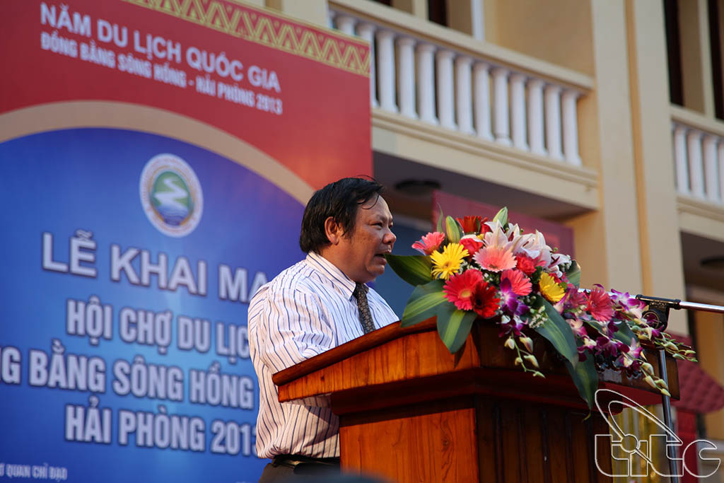 Tổng cục trưởng TCDL Nguyễn Văn Tuấn phát biểu tại lễ khai mạc Hội chợ du lịch