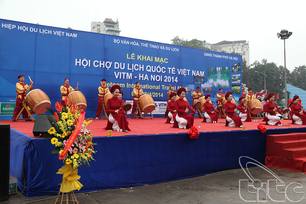 Tiết mục văn nghệ chào mừng Lễ Khai mạc Hội chợ Du lịch Quốc tế Việt Nam - VITM Hà Nội 2014