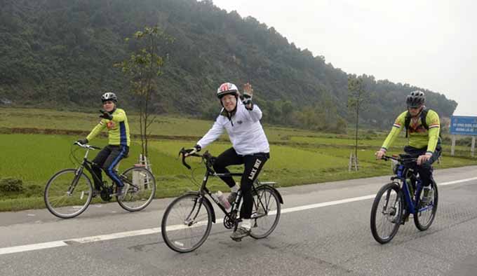 Un périple à vélo de Ha Noi à Hue de l’ambassadeur américain 