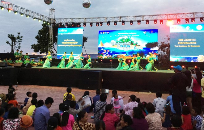 Des voyagistes vietnamiens au 3e Festival maritime du Cambodge