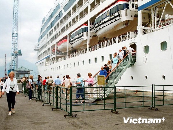 Cảng Chân Mây đón trên 34.000 khách du lịch tàu biển đến Huế