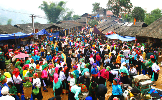 Hà Giang khai mạc Tuần lễ văn hóa, du lịch lễ hội Chợ tình Khâu Vai năm 2014
