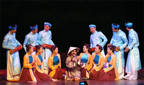 Art traditionnel : un programme pour honorer le hat xâm à Hanoi