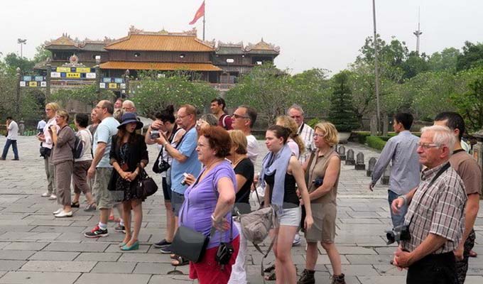 Khách du lịch quốc tế đến Việt Nam tăng mạnh trong tháng 11/2015