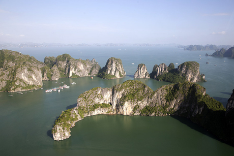 Vịnh Hạ Long lọt vào top 15 kiến tạo tự nhiên kỳ diệu nhất thế giới