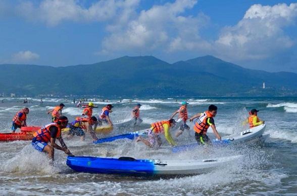 Sôi động mùa du lịch biển Đà Nẵng
