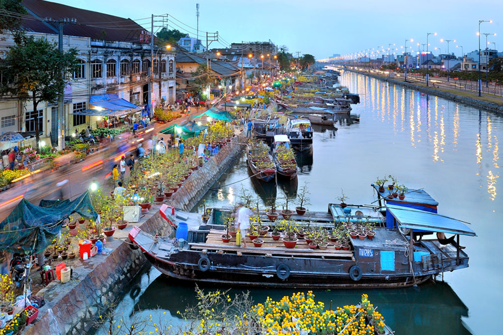 Binh Dong Wharf, District 8 - Photographer: Vo Van Hoang