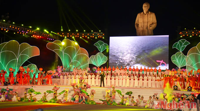 Khai mạc Lễ hội Làng Sen năm 2015 tại Nghệ An