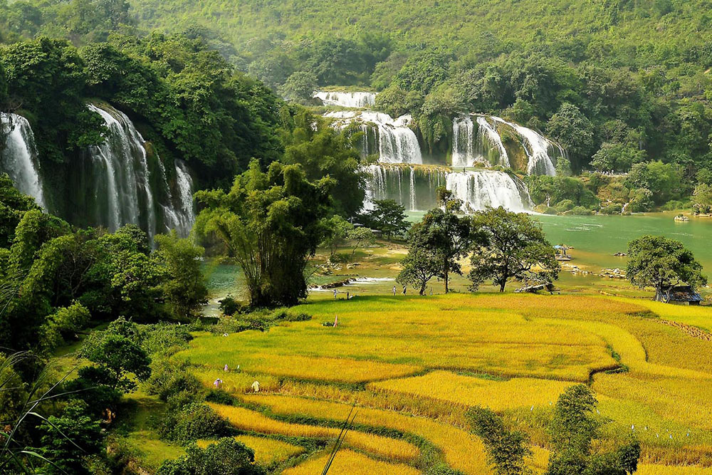 Ban Gioc Waterfall (Cao Bang Province) - Photographer: Viet Hung