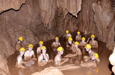 Service «bain de boue dans la grotte» à Phong Nha-Ke Bang