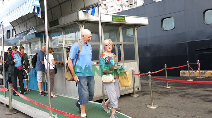 Tàu du lịch biển được mở cửa hàng miễn thuế tại cảng Tiên Sa (Đà Nẵng)