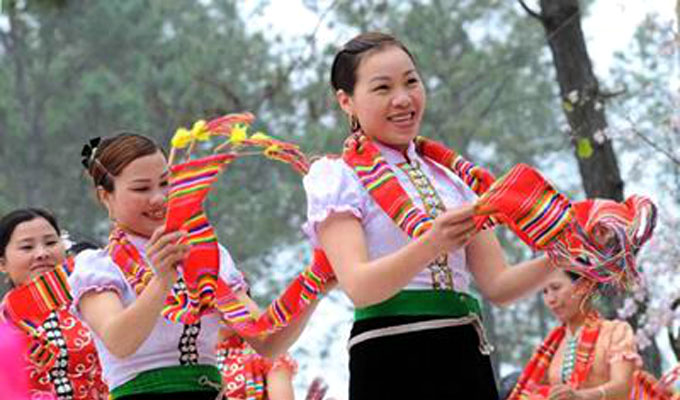 Liên hoan Diễn xướng dân gian dân tộc Thái khu vực Tây Bắc