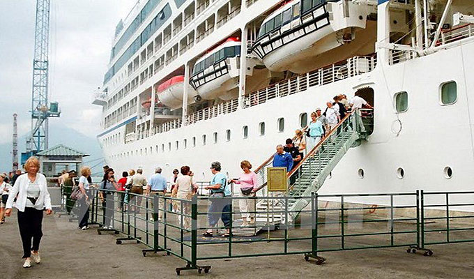 Chan May port welcomes 87,000 foreign visitors in 2016