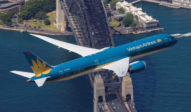 Từ 1/10 Vietnam Airlines bắt đầu tăng mức phí phục vụ hành khách 
