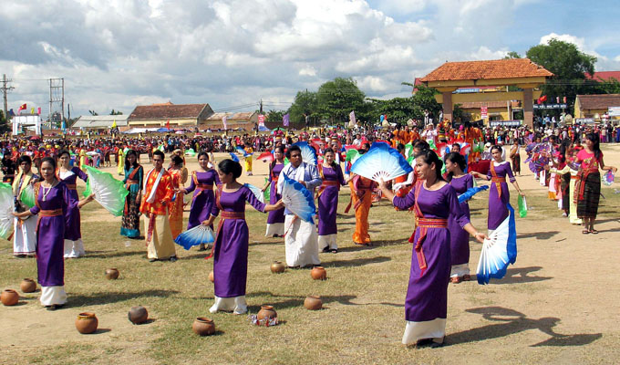 Đồng bào Chăm tỉnh Ninh Thuận tưng bừng tổ chức Lễ hội Katê 2017