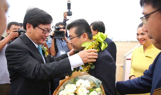 Vietnam Airlines welcomes 200 millionth passenger