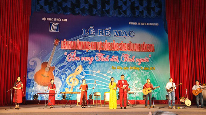 Festival celebrates song, dance of southern Viet Nam