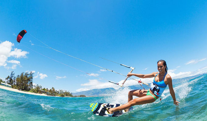 Kite-surfing in Mui Ne – one of must-tries for adventure addicts in Asia