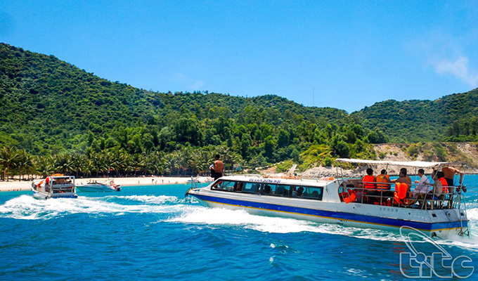 Khai thác bền vững tiềm năng du lịch biển đảo