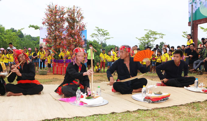 Quảng bá văn hóa truyền thống tỉnh Sơn La với nước bạn Lào