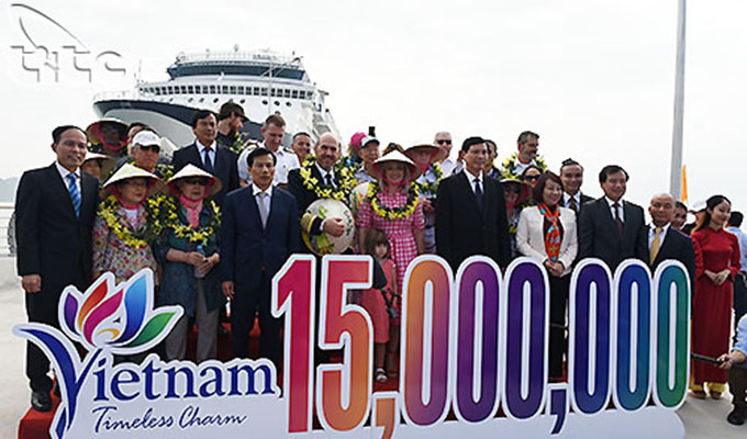 Vị khách quốc tế thứ 15 triệu trong năm 2018 đã đến Việt Nam