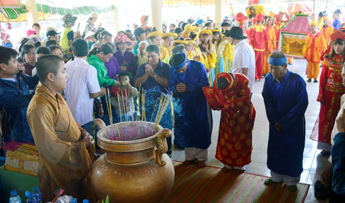 Thousands join Nghinh Ong Festival in Bac Lieu