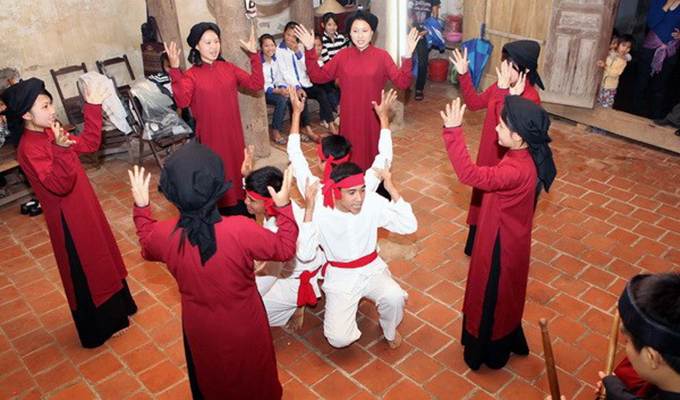 Lancement du programme touristique "Chant Xoan au village ancien" et du circuit touristique Ha Noi – Phu Tho 
