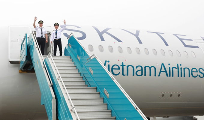 Airbus A350 sơn biểu tượng SkyTeam đầu tiên về đến sân bay Nội Bài