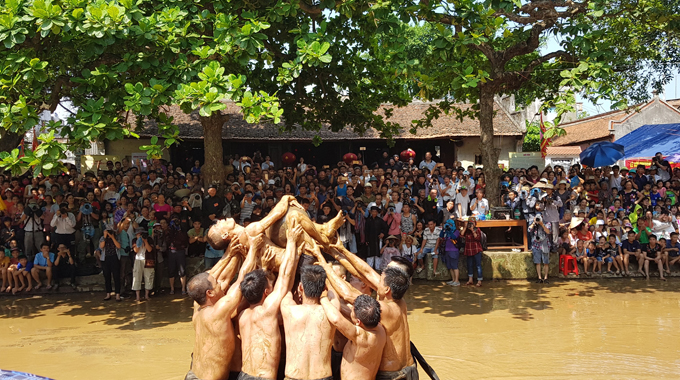 Đặc sắc lễ hội vật cầu nước ở Bắc Giang