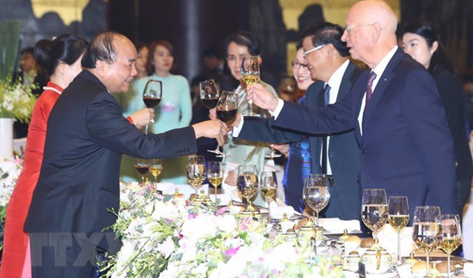 WEF ASEAN 2018: le PM et son épouse président une soirée de la culture vietnamienne