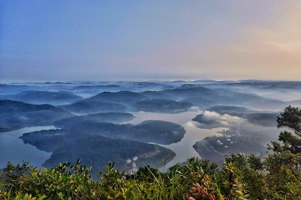 Chinh phục đỉnh Pinhatt - Ngắm trọn hồ Tuyền Lâm trong tầm mắt