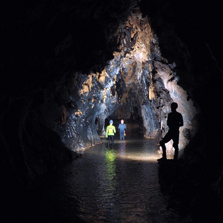Phát hiện 12 hang, động mới ở  “Vương quốc hang động” Quảng Bình