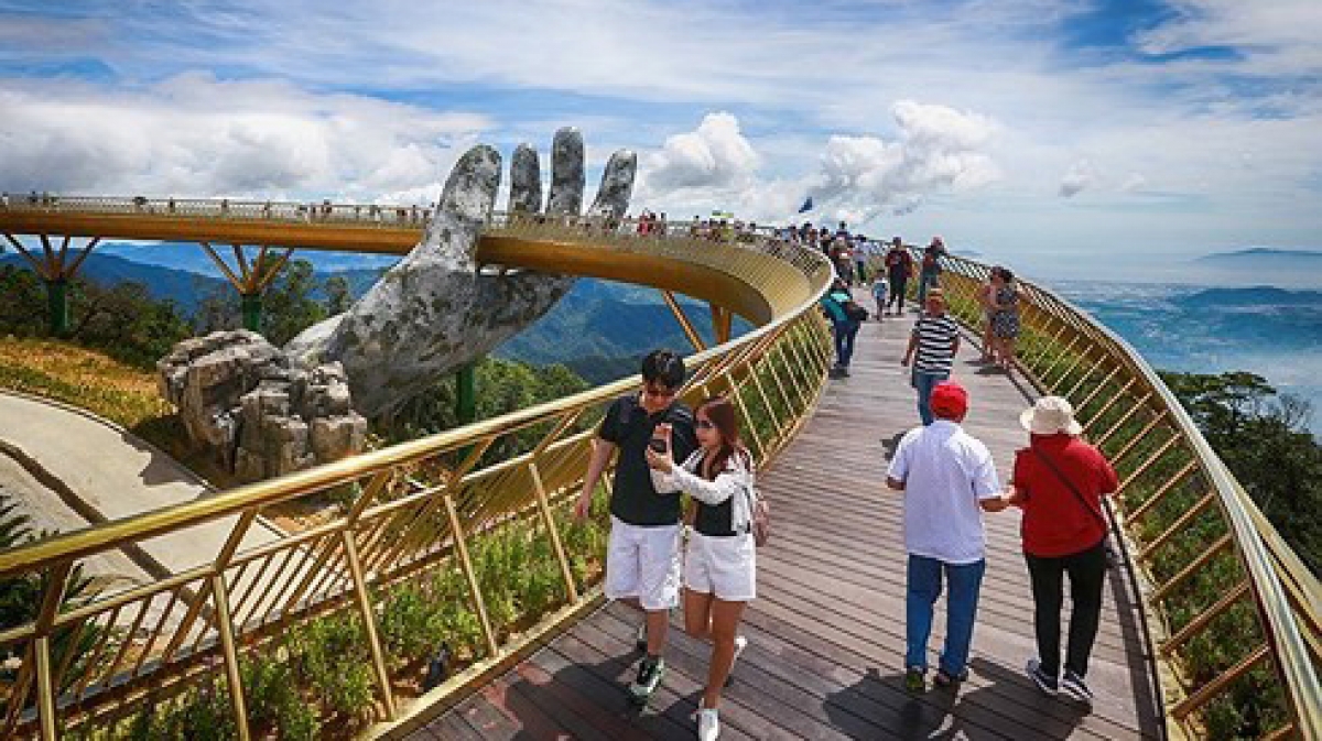 Thai travel agencies explore tours in central Vietnam