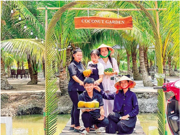 Ðộc, lạ quán cà phê vườn dừa “vạn người mê” ở Hậu Giang