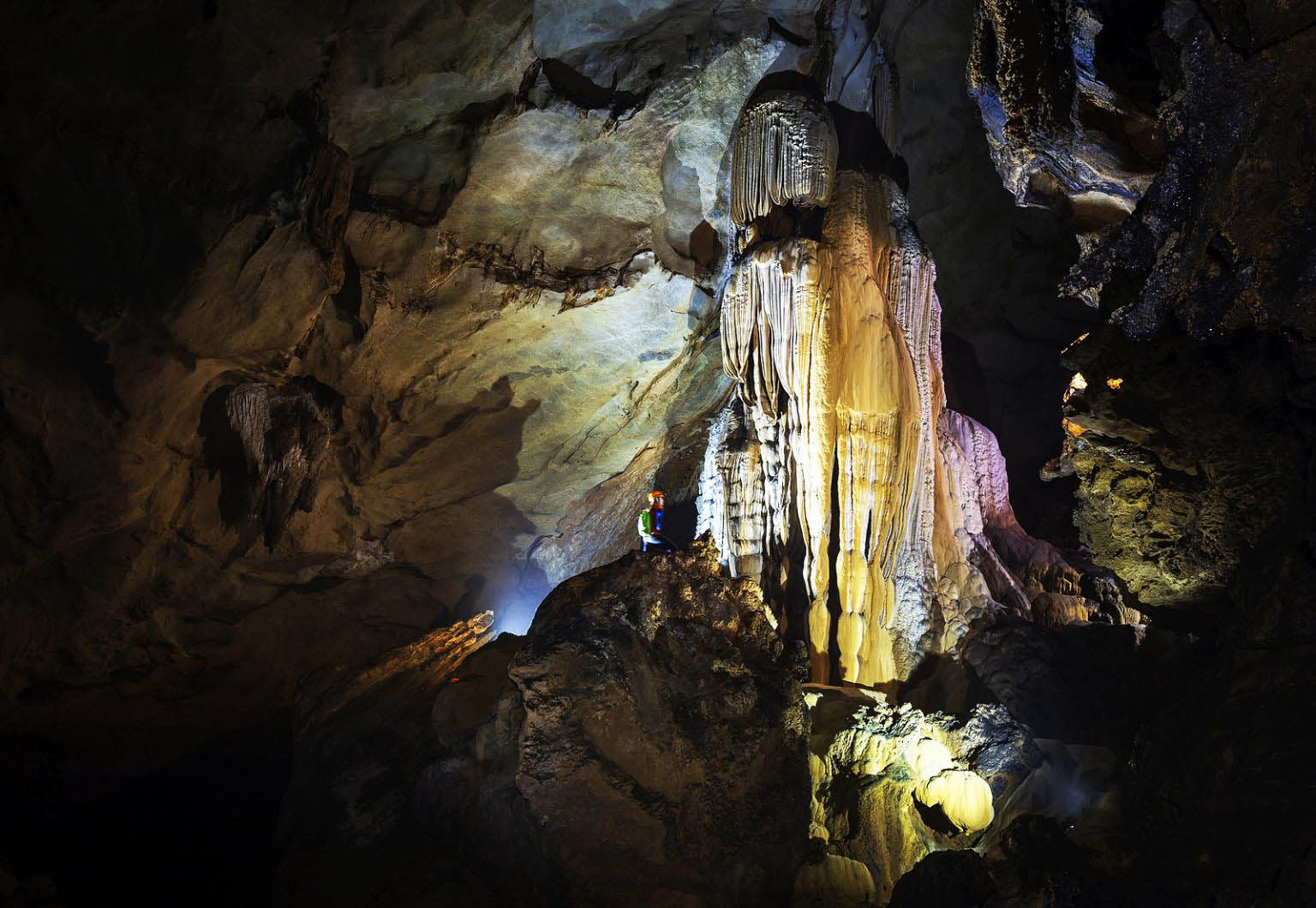 Discovering Cha Loi Cave in Quang Binh