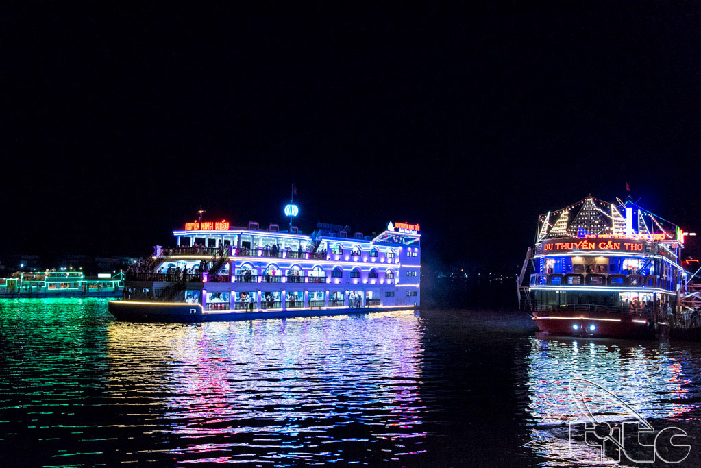 Cruise at Ninh Kieu Wharf