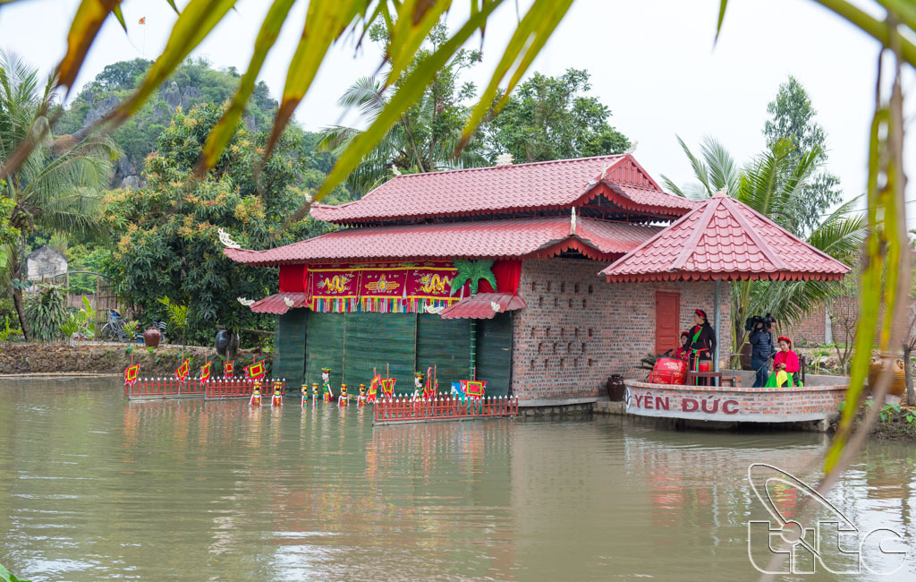 Water puppet performance in Yen Duc community-based tourism village