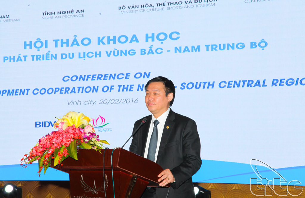 Mr. Vuong Dinh Hue – Politburo Member, Head of the Party Central Committee (PCC)’s Economic Commission speaks at the conference