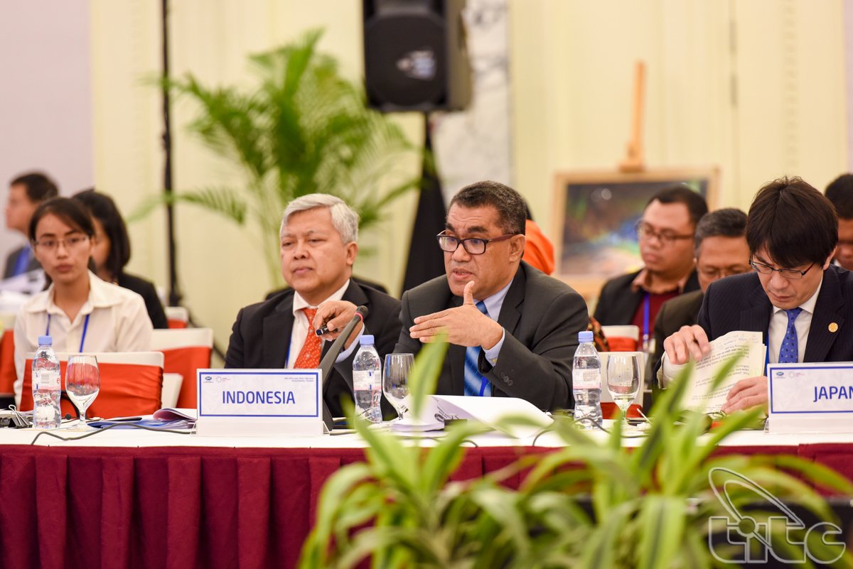 Các đại biểu thảo luận tại cuộc họp Đối thoại chính sách cao cấp APEC về Du lịch bền vững 2017
