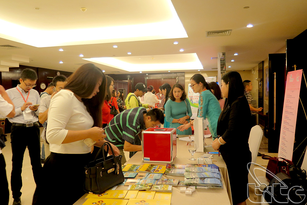 Các doanh nghiệp lữ hành và báo chí đăng ký tham dự  Roadshow Nam Ninh