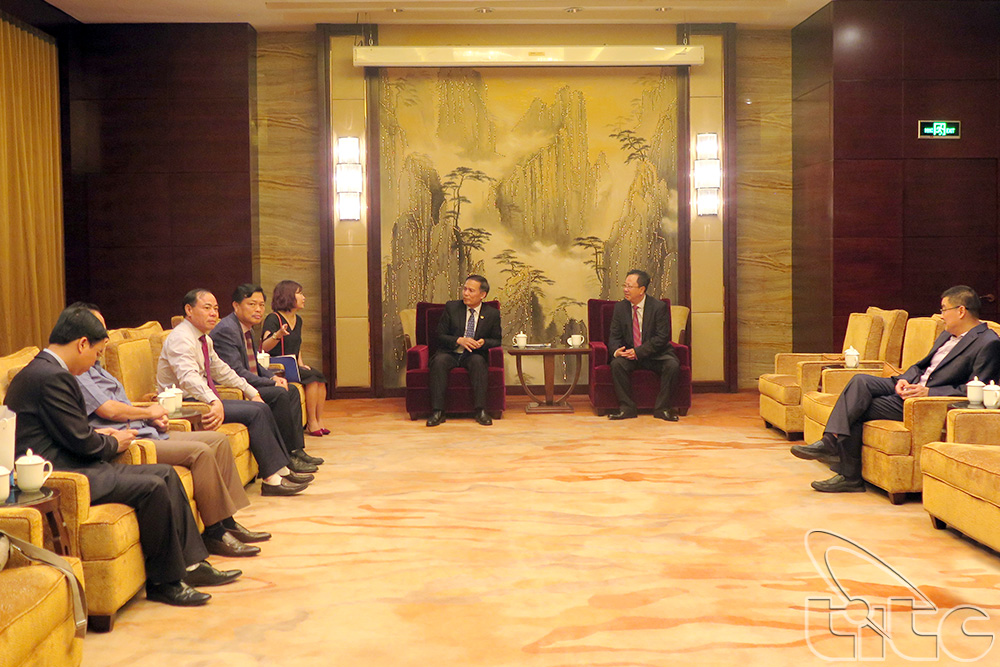 Phó Tổng cục trưởng Ngô Hoài Chung gặp gỡ và chào xã giao ông Từ Kiện Dân - Phó Chánh Thanh tra Cục Du lịch An Huy