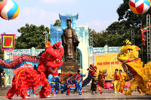 Hanoi fête avec faste le 60e anniversaire de sa libération