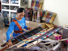 The merry clop of Cham weaving looms