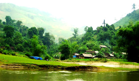 Tay villagers develop tourism at Pac Ngoi