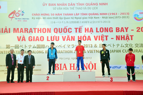 Marathon international de la baie de Ha Long 2013