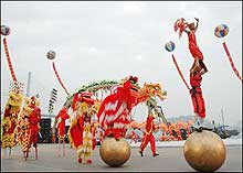 Sôi động tour lễ hội Carnaval Hạ Long 
