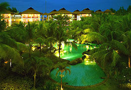 Furama Resort Đà Nẵng lần thứ 5 liên tiếp nhận giải thưởng Rồng Vàng