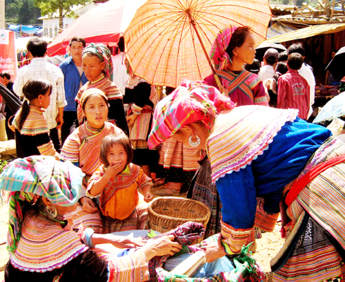 Xuống chợ Si Ma Cai