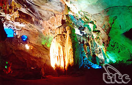 Tháng du lịch khám phá hang động Việt Nam - Quảng Bình 2012